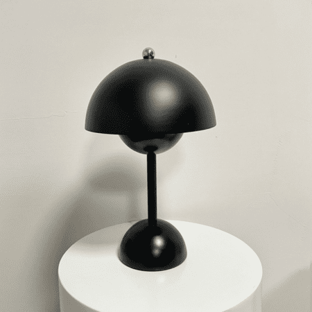 Black Bud Table Lamp